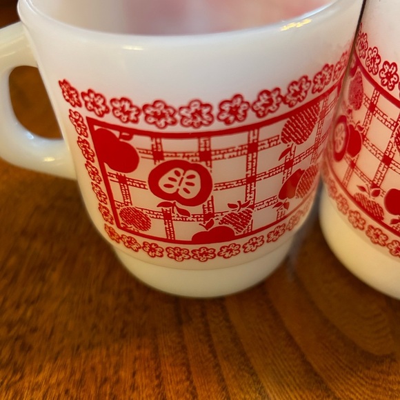 Vintage Fire King Apple Motif Mugs Set/2 - Picture 11 of 11